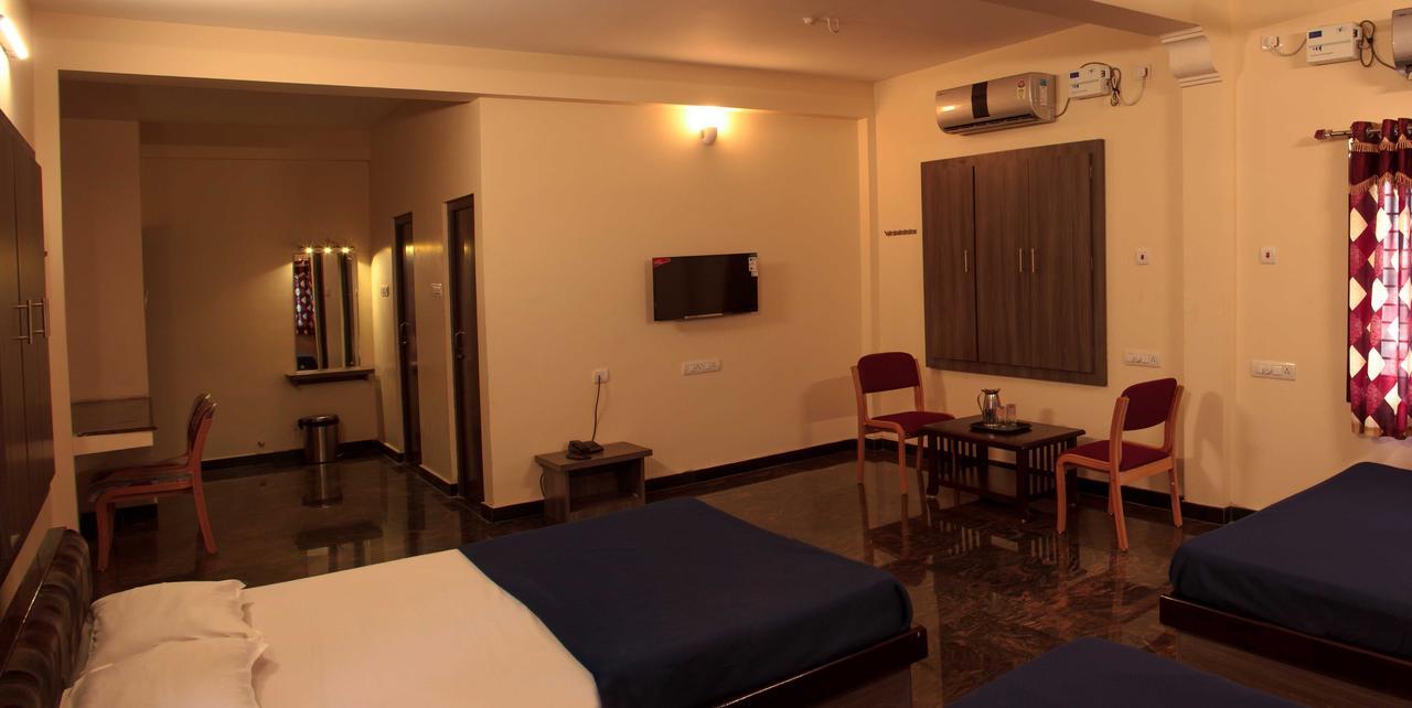 Hotel Sri Hayagriva Tiruchirappalli Oda fotoğraf